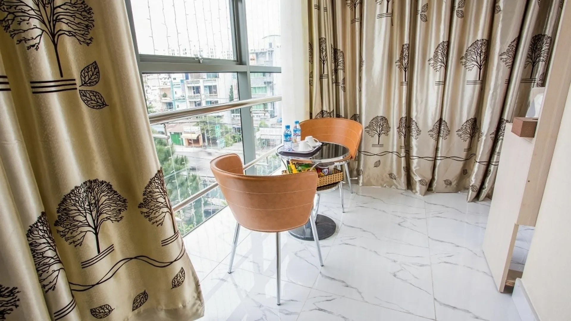 Triip Mismo Airport Hotel Ho Chi Minh