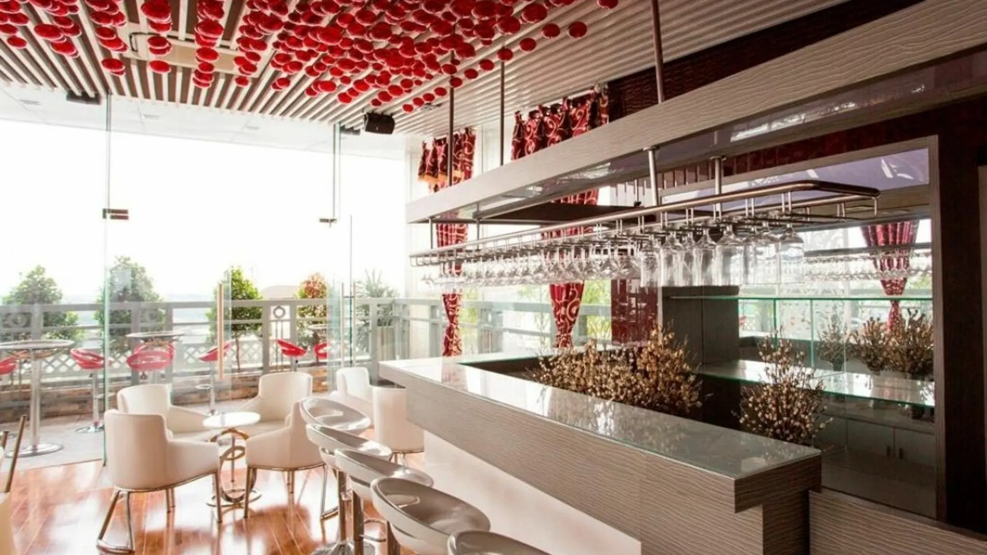 Triip Mismo Airport Hotel Ho Chi Minh