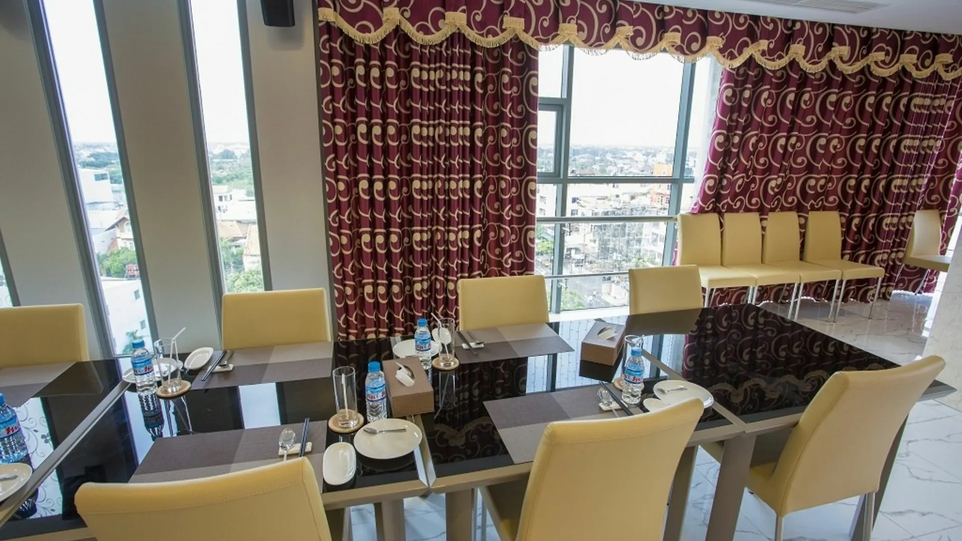 Triip Mismo Airport Hotel Ho Chi Minh Wietnam