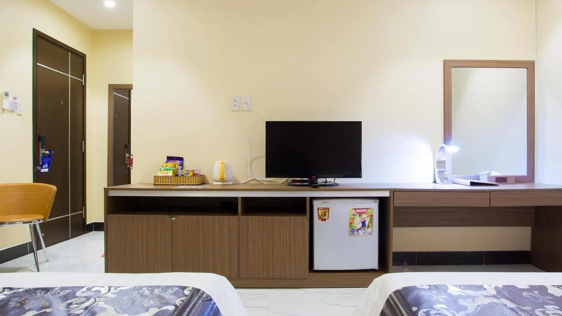 Triip Mismo Airport Hotel Ho Chi Minh City