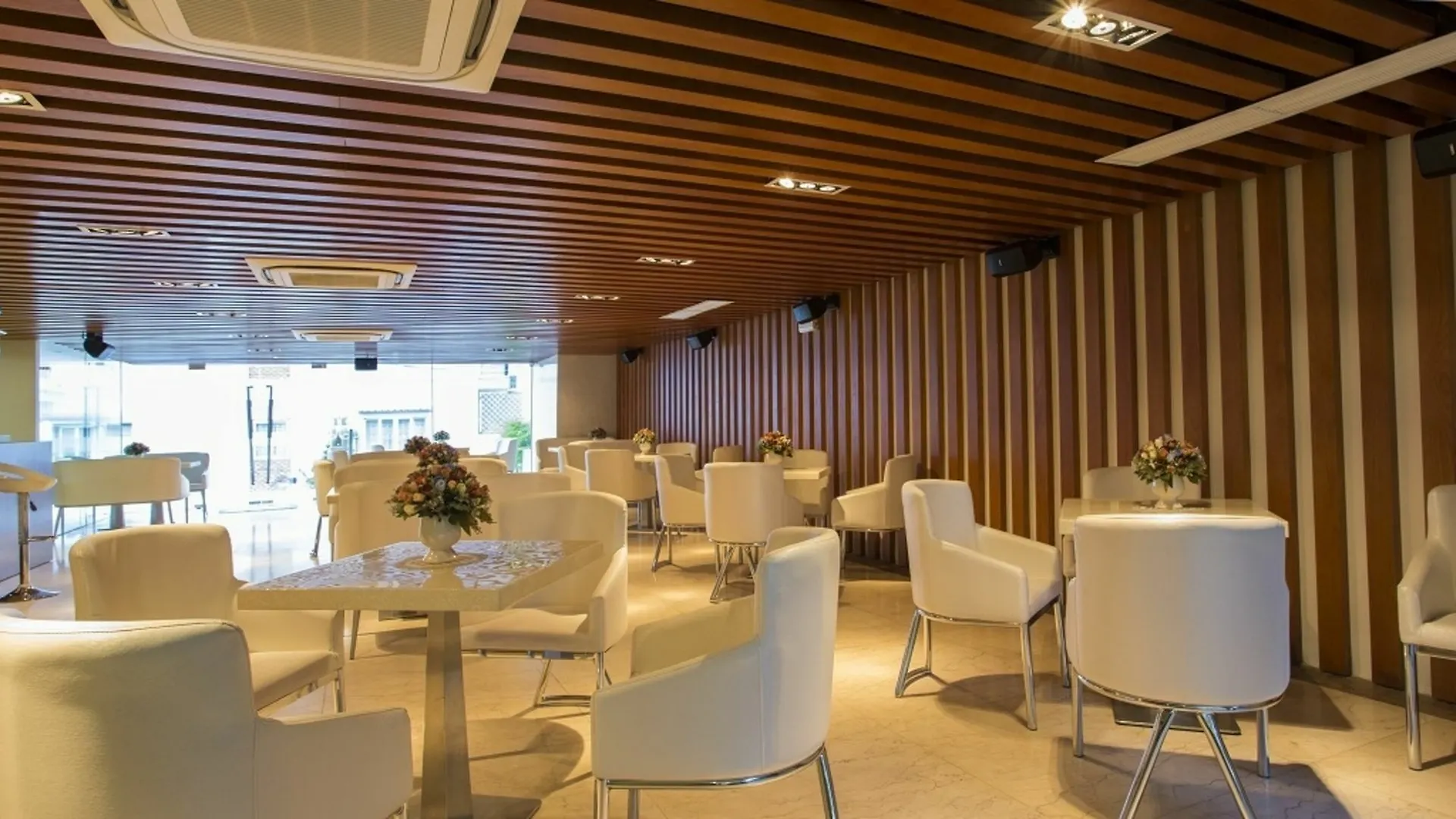 Triip Mismo Airport Hotel Ho Chi Minh City