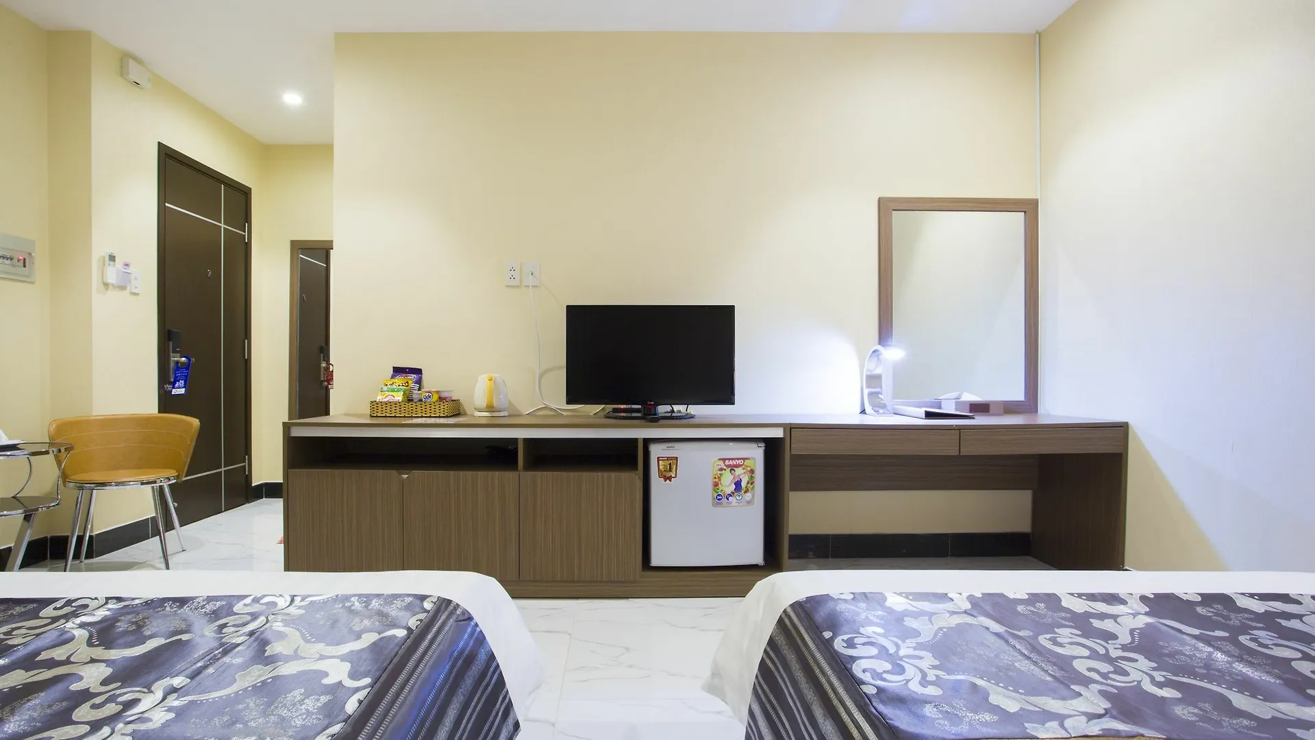 Triip Mismo Airport Hotel Ho Chi Minh City 3*,