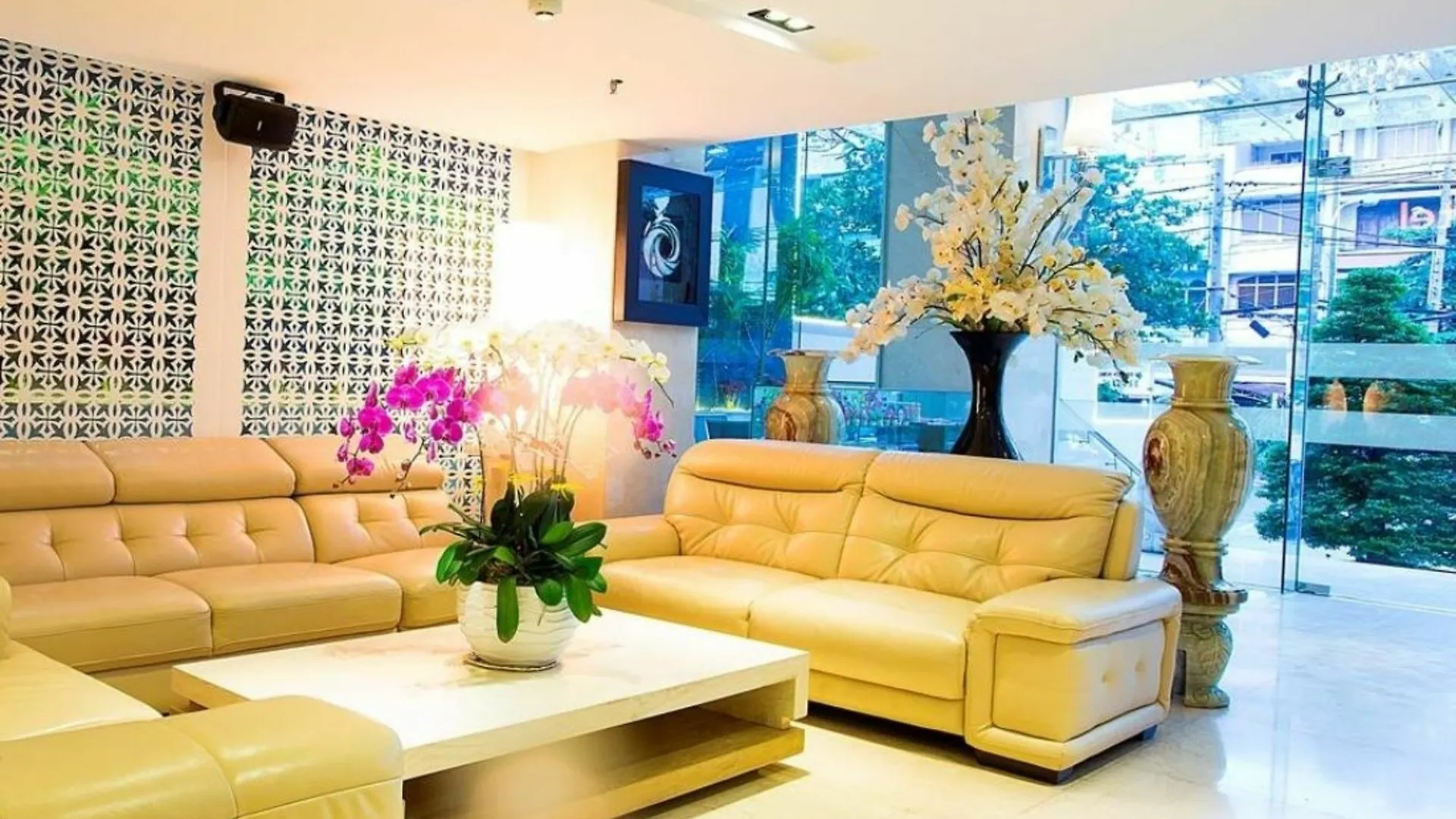 Triip Mismo Airport Hotel Ho Chi Minh City